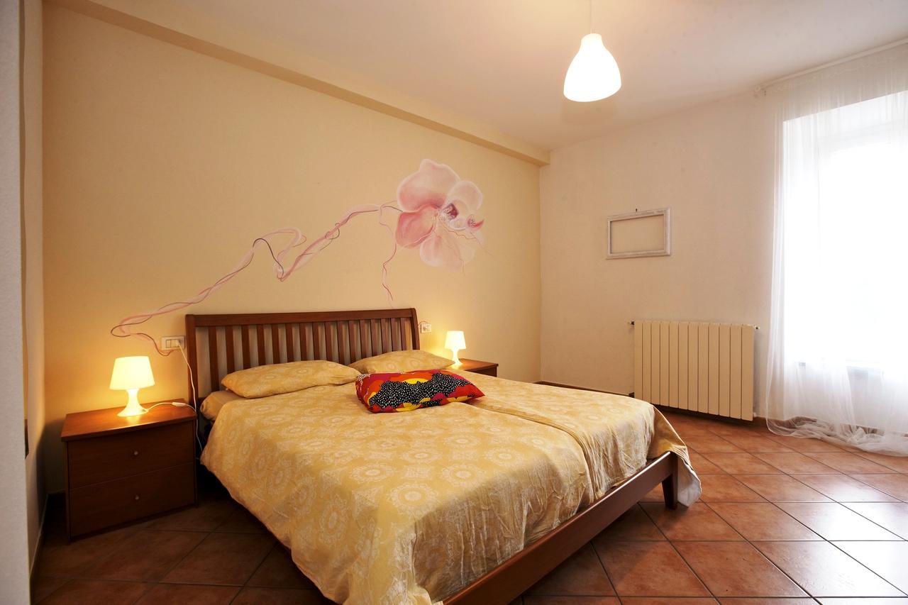 Bella Casa Alla Spiaggia Tronzano Lago Maggiore Exterior photo