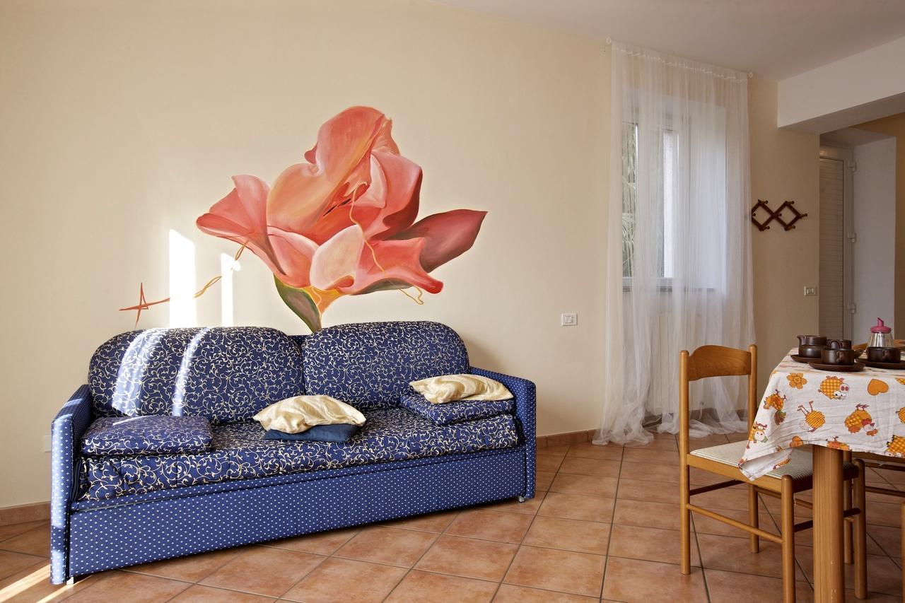 Bella Casa Alla Spiaggia Tronzano Lago Maggiore Exterior photo